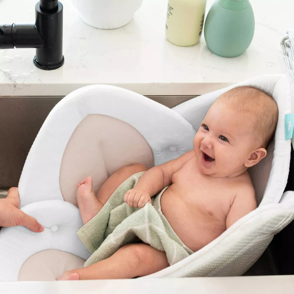 Blooming Bath - Lotus Baby Bath Seat With Snaps - Cream/White/Clay