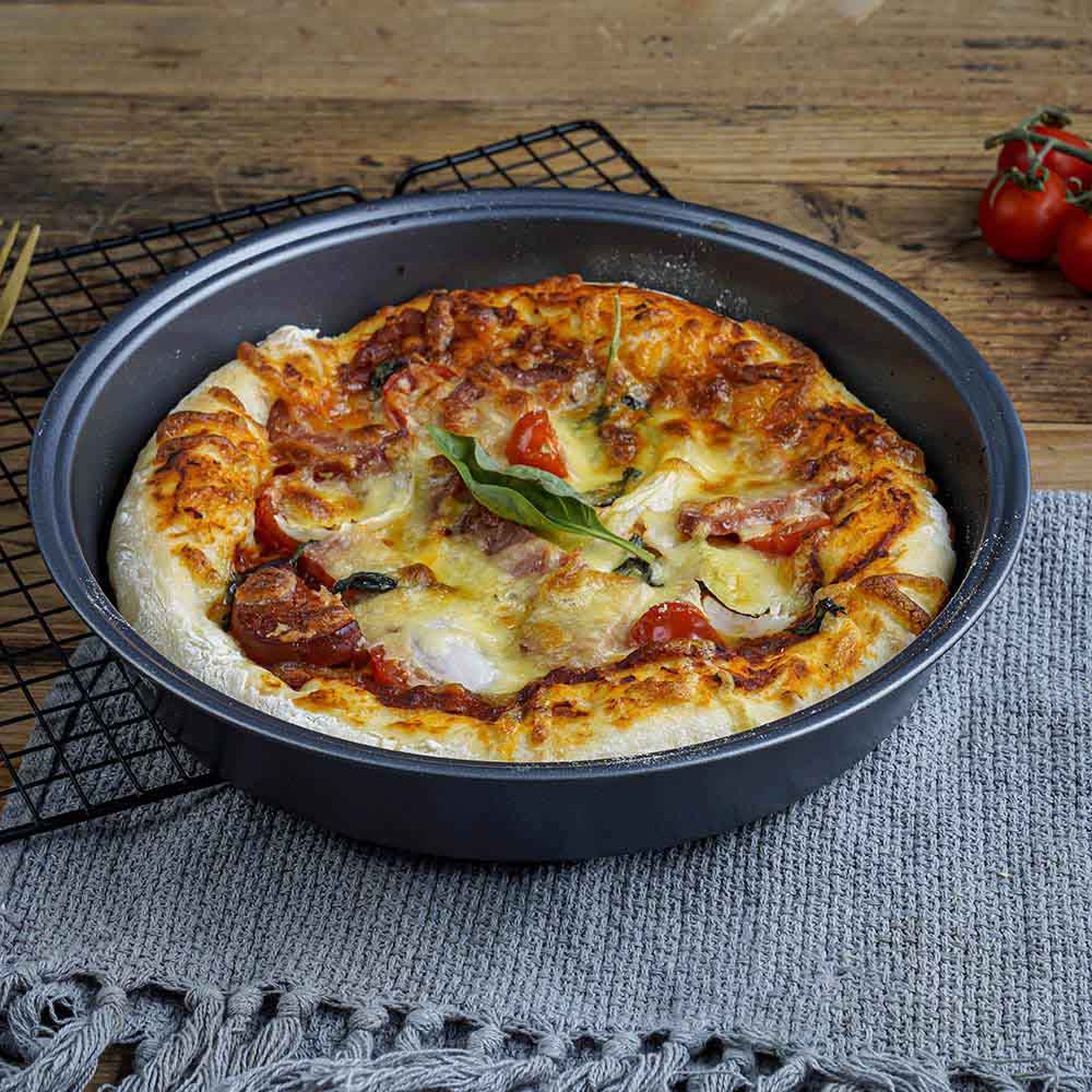 Betty Crocker - Round Pan - Dark Grey