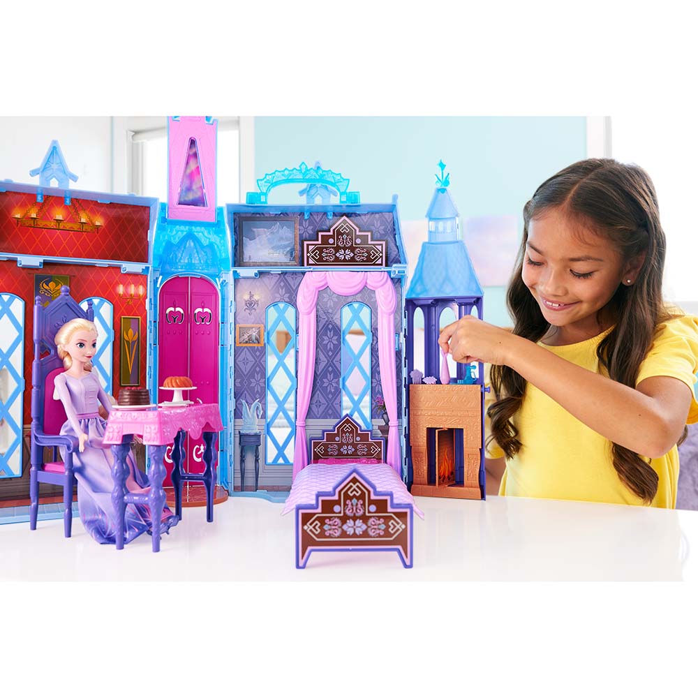 Mattel Games - Disney Frozen Arendalle Castle w/ Doll - 15pcs