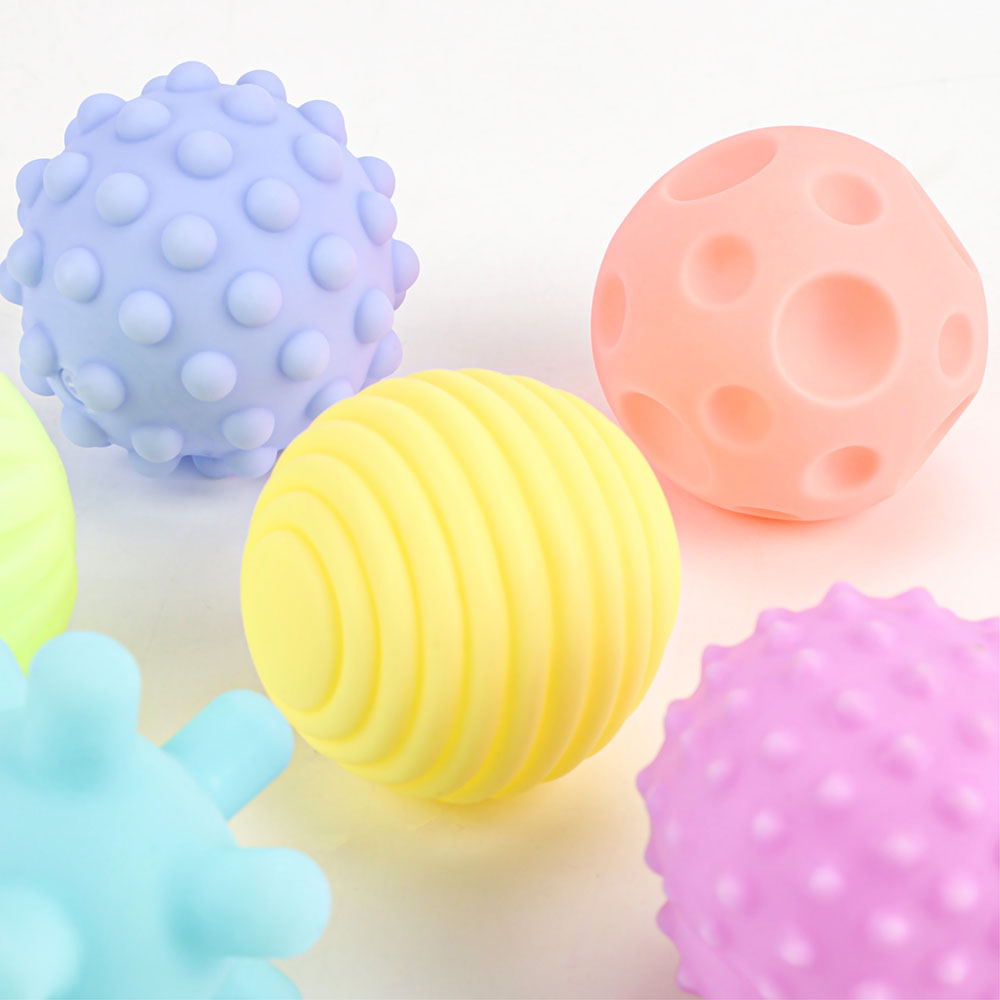 Moon - Anti-Slip Baby Bath Pad w/ 6pcs Textured Soft Balls